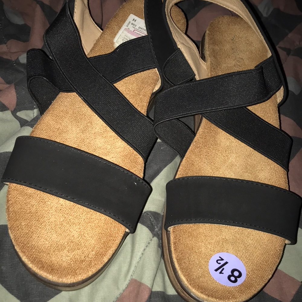 Sandles